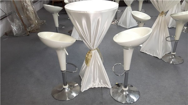 Cocktail Table with Cloth Ribbon
